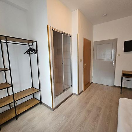 Hotel Haus Isenburg 노이 이젠부르크 외부 사진