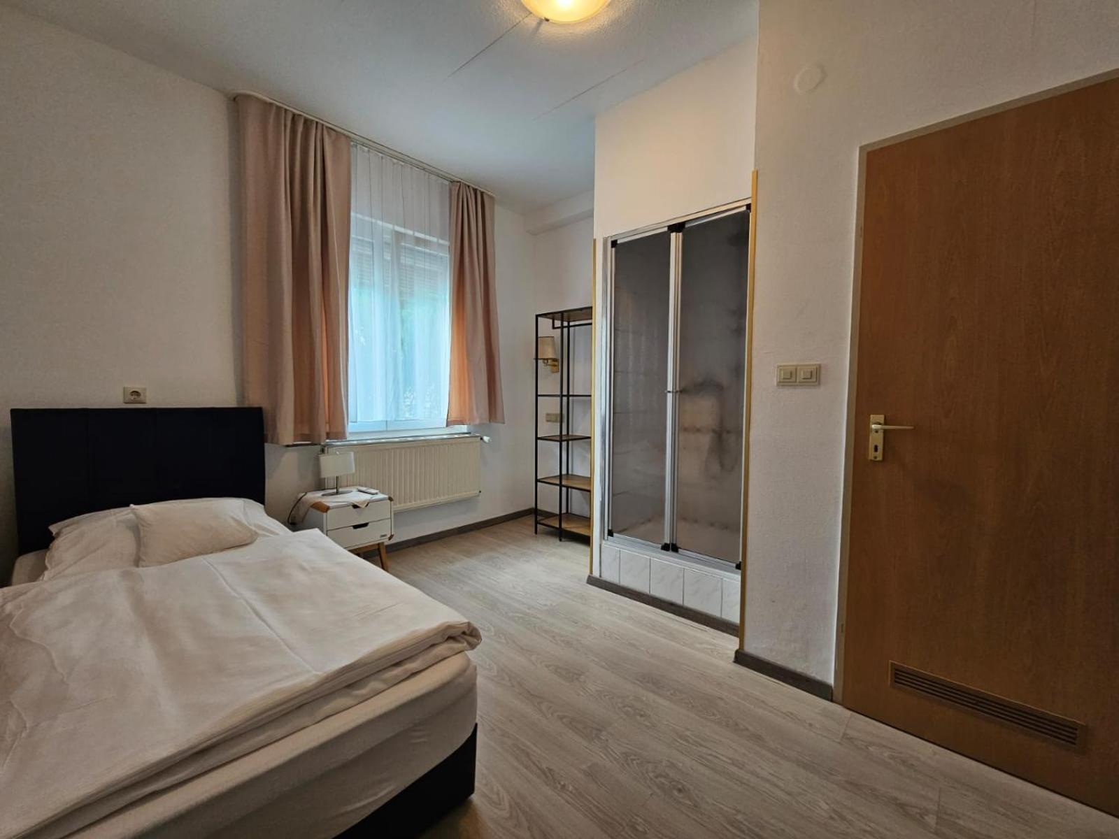 Hotel Haus Isenburg 노이 이젠부르크 외부 사진