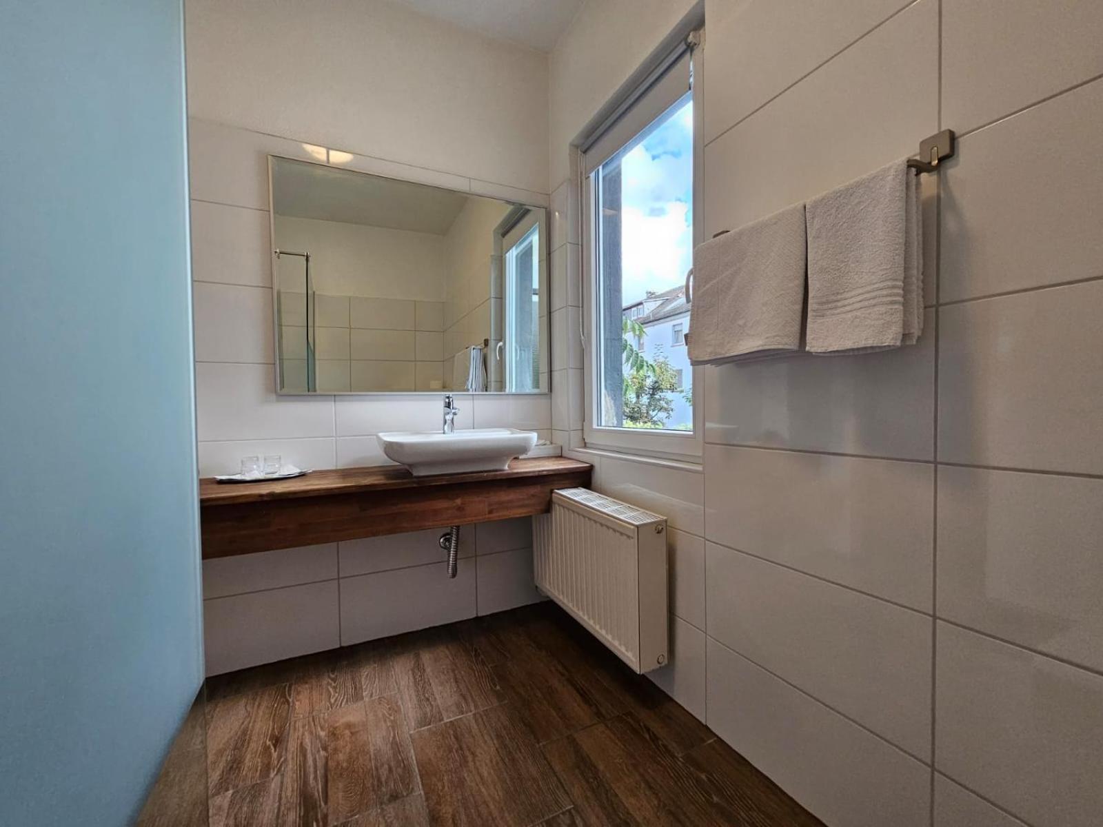 Hotel Haus Isenburg 노이 이젠부르크 외부 사진