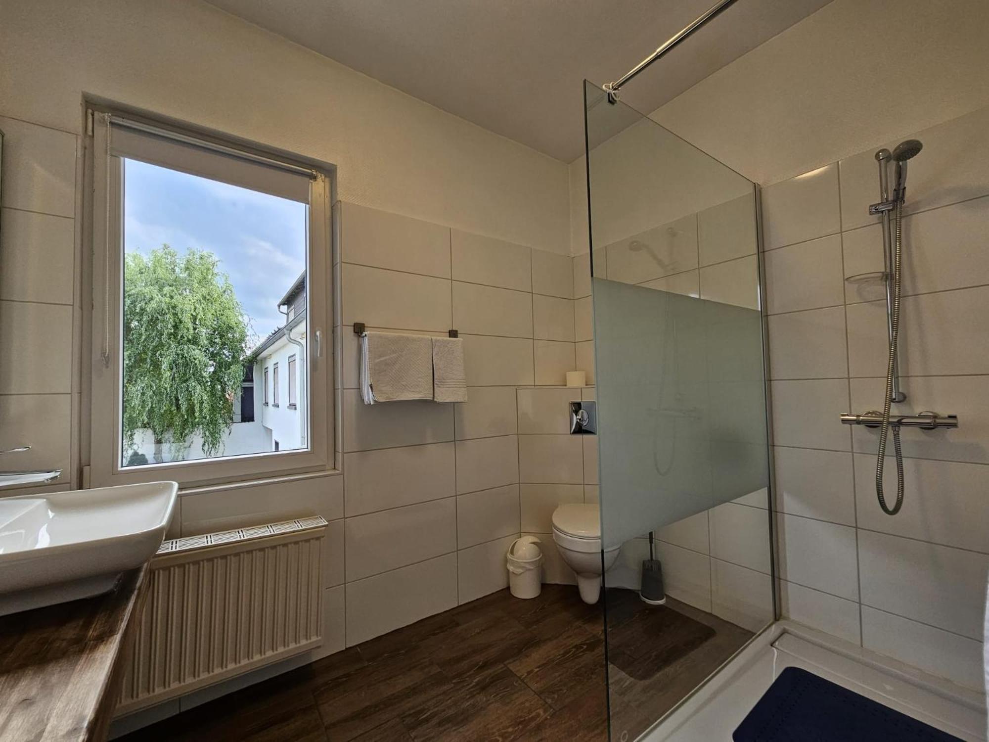 Hotel Haus Isenburg 노이 이젠부르크 외부 사진
