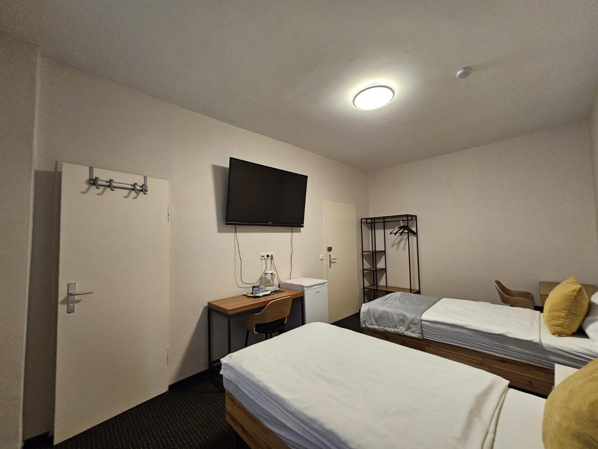 Hotel Haus Isenburg 노이 이젠부르크 외부 사진