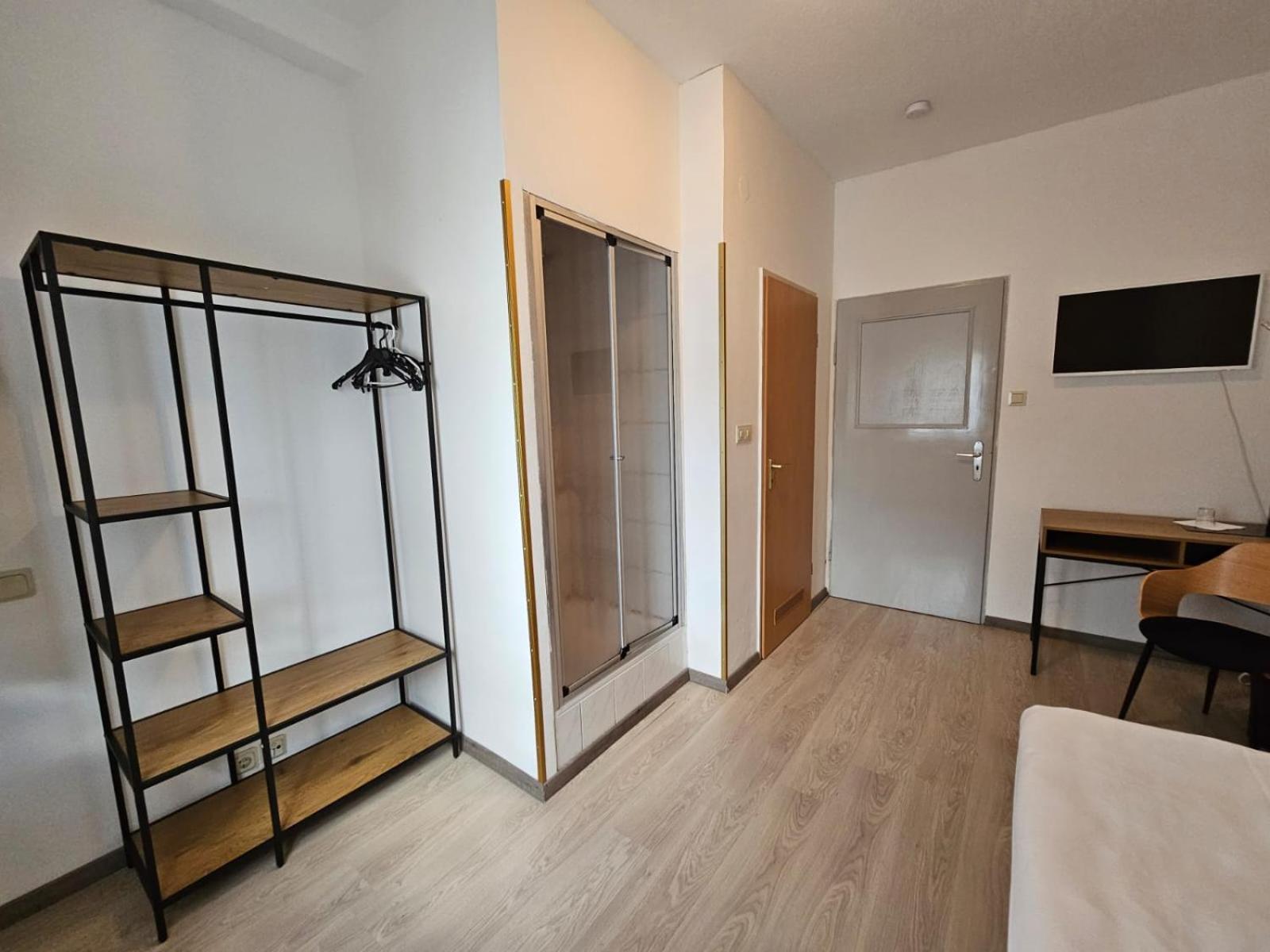 Hotel Haus Isenburg 노이 이젠부르크 외부 사진