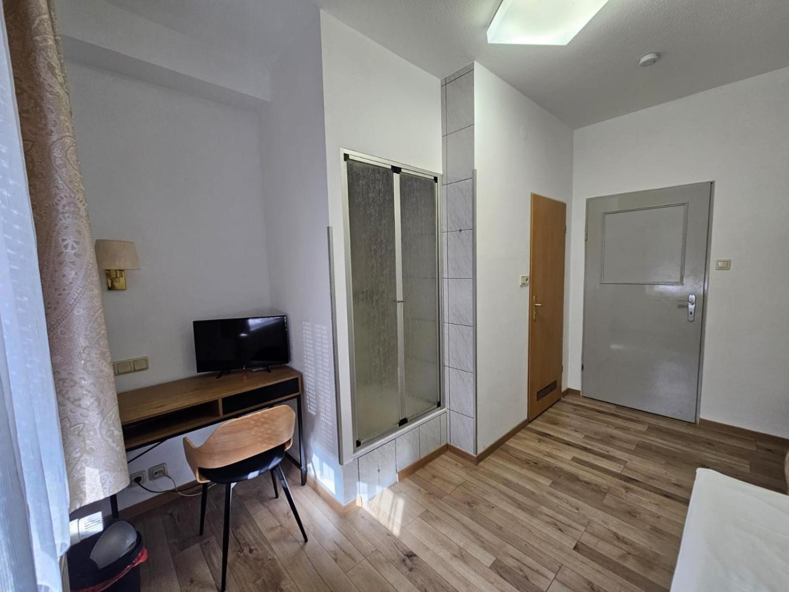 Hotel Haus Isenburg 노이 이젠부르크 외부 사진