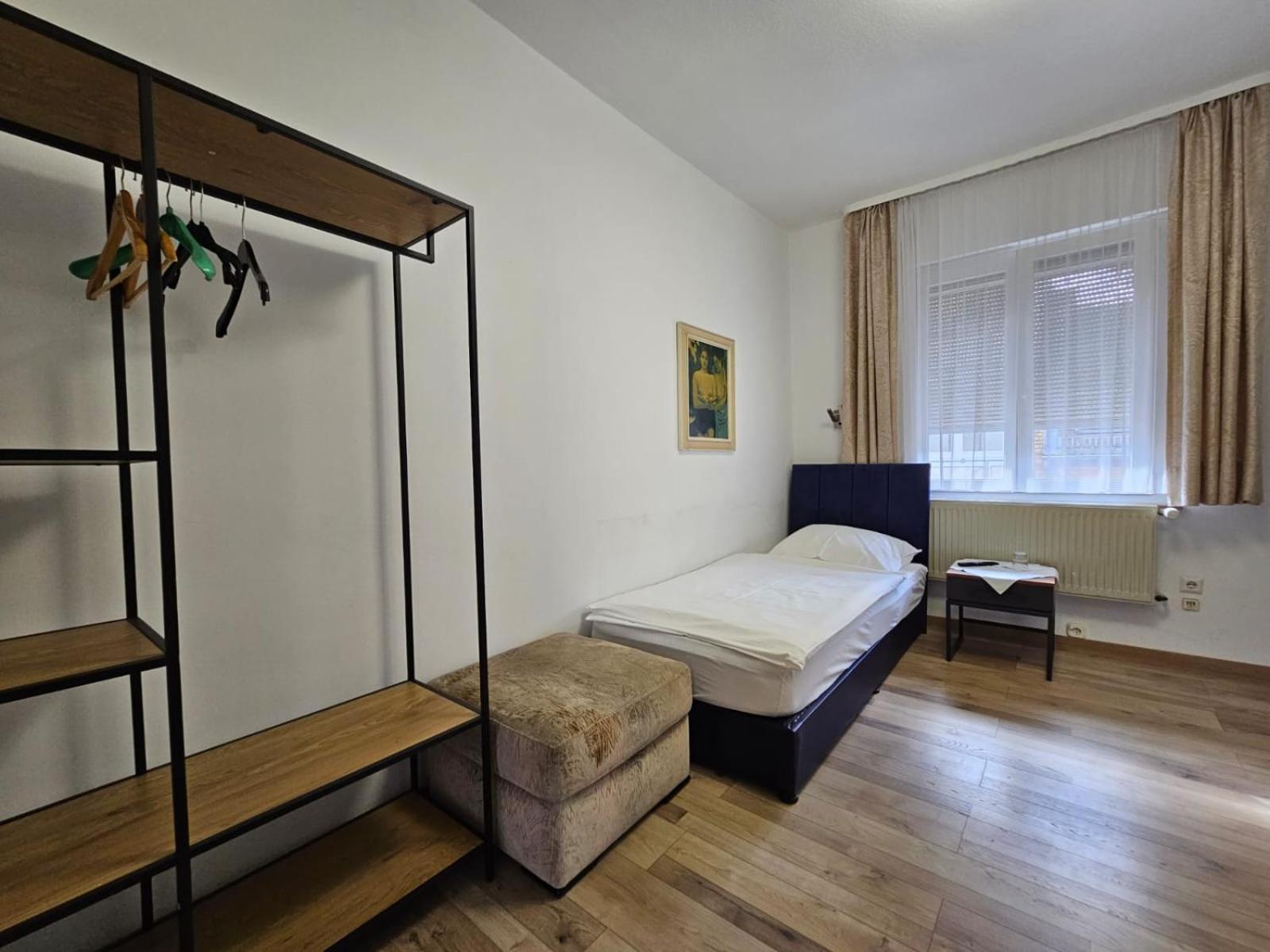 Hotel Haus Isenburg 노이 이젠부르크 외부 사진