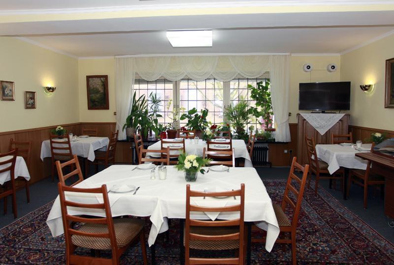 Hotel Haus Isenburg 노이 이젠부르크 외부 사진